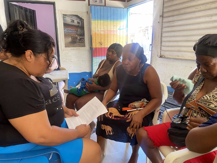 Conversación durante el taller de podcast en Cali