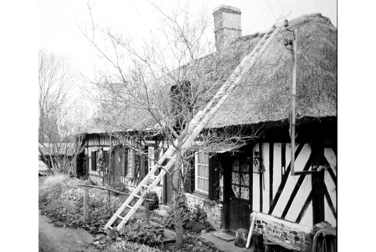 La casa de techo de paja en Fiquefleur-Équainville, Normandía, que le dio el presidente François Mitterrand.